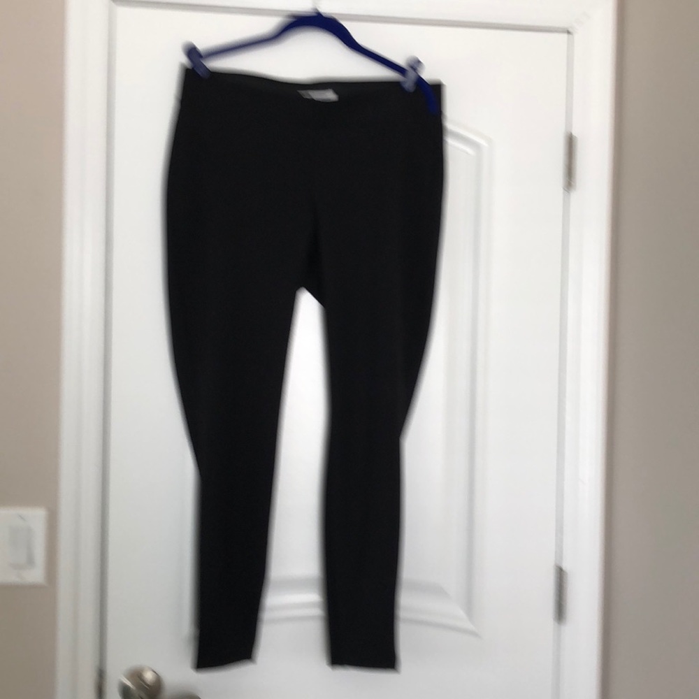 Woman’s pants black